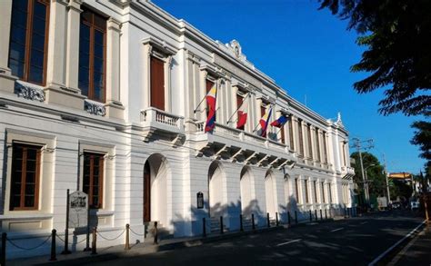 Ayuntamiento de Manila .